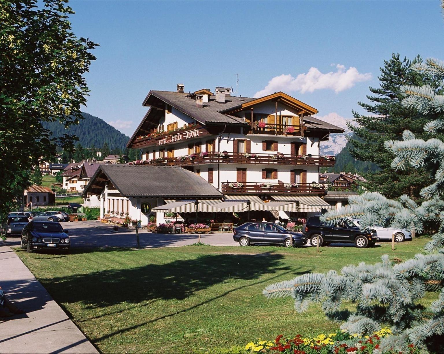 Hotel Stella Alpina ฟัลกาเด ภายนอก รูปภาพ